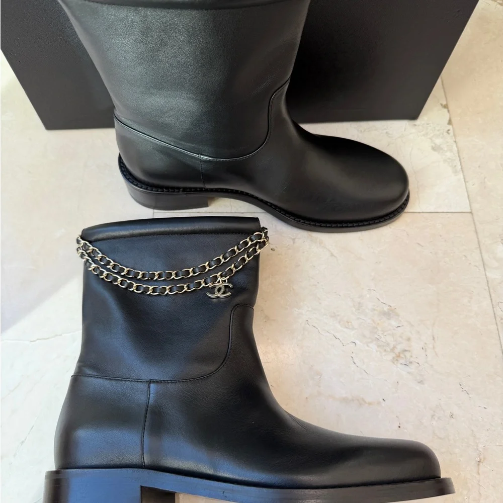 Chanel Calfskin CC Chain Logo Clover Gold Chain Charms Black Leather Boots 38 - Picture 3 of 11